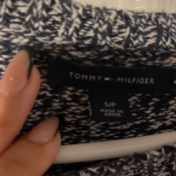 sweater - Picture 2 of 2